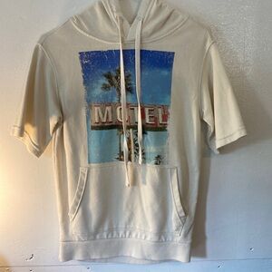 No boundaries short sleeve shirt with hood men’s size XS